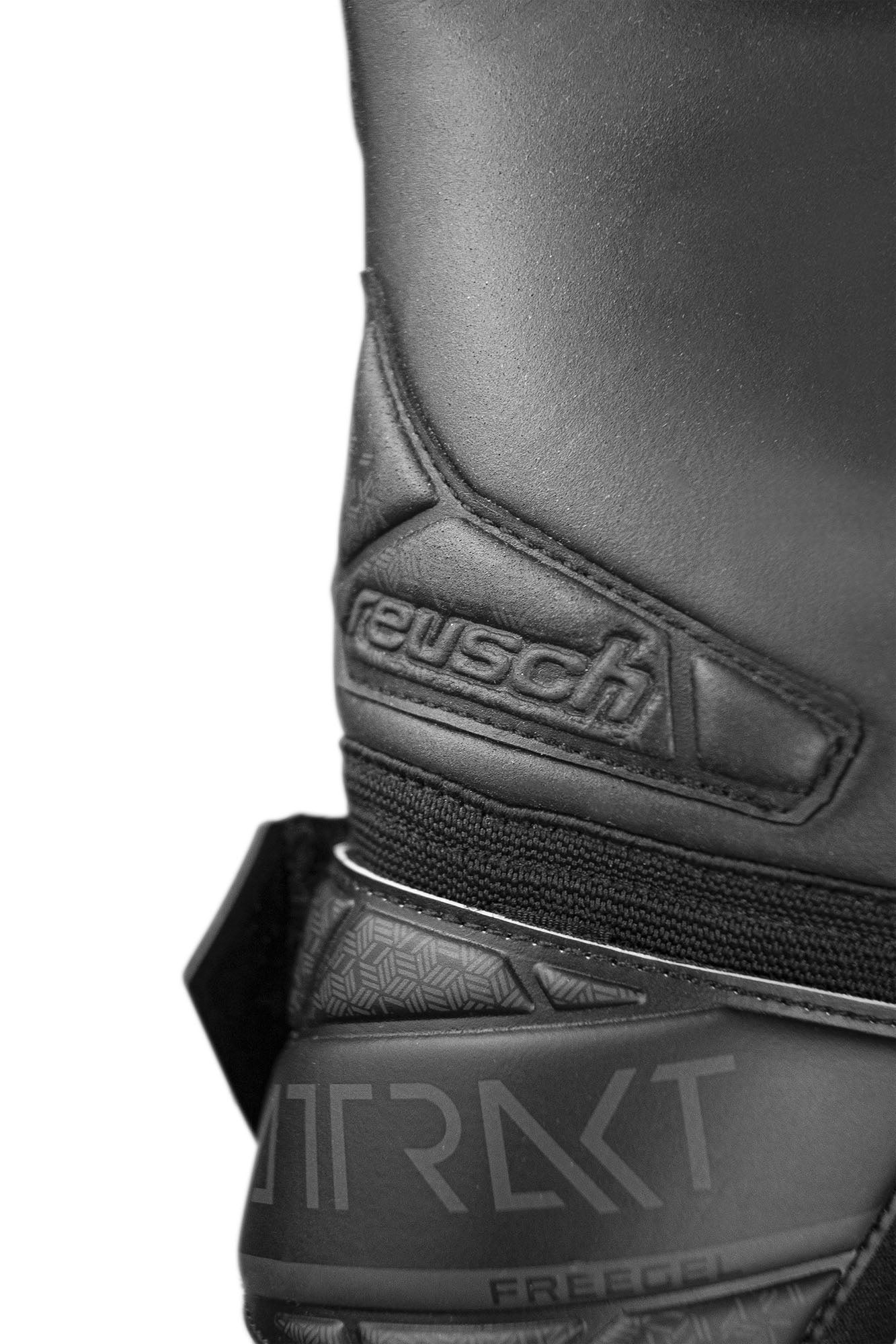 REUSCH ATTRAKT FREEGEL INFINITY NEGRO (SIN FERULAS)