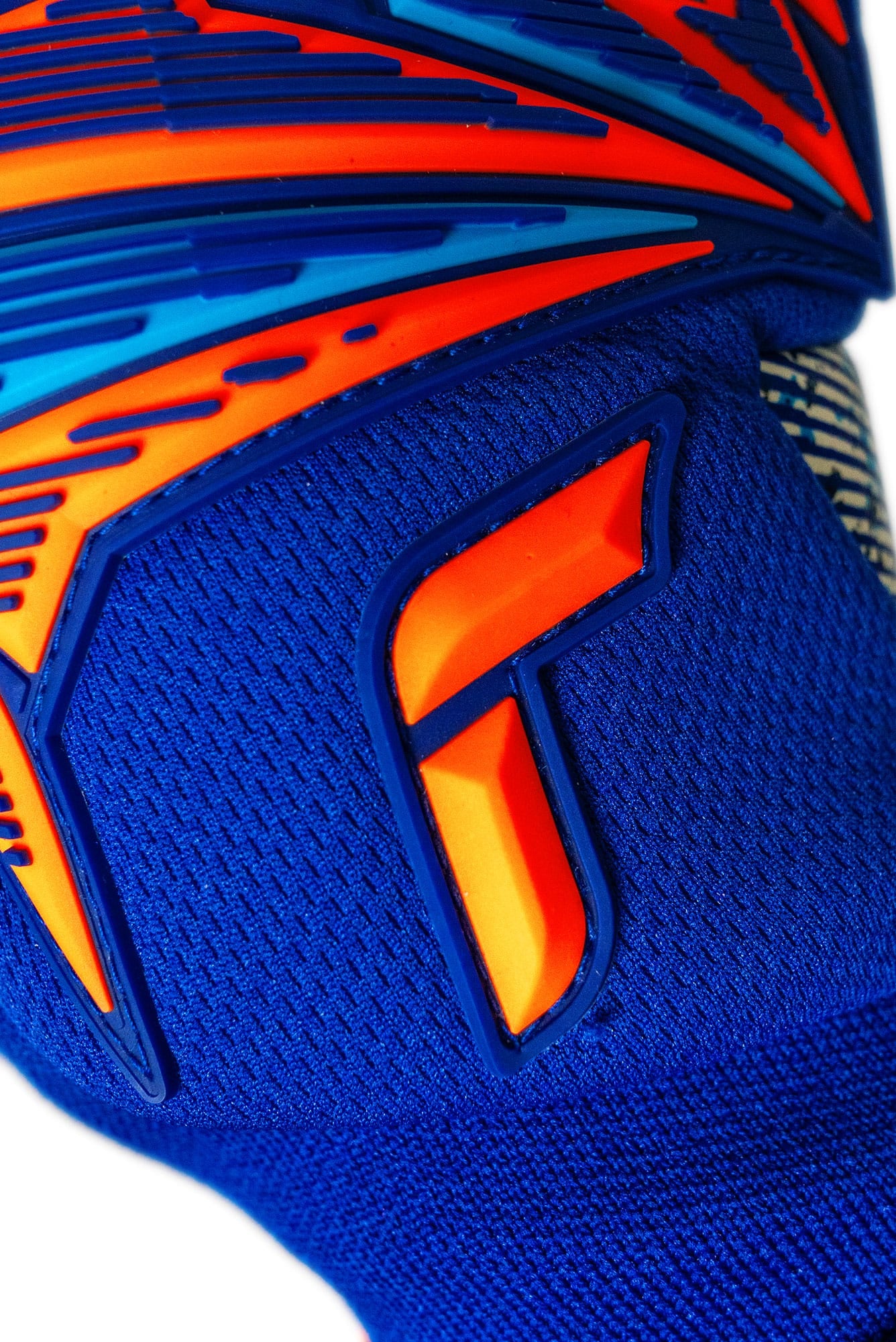 Guante Reuach Attrakt Freegel Fusion Goaliator