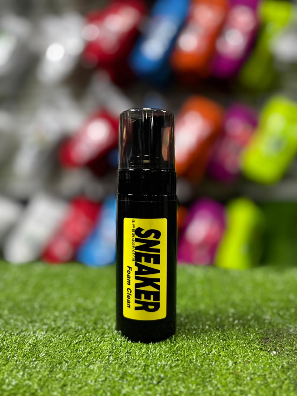 KIT DE LIMPIEZA PARA ZAPATOS DE FUTBOL + SHAMPOO PARA GUANTES